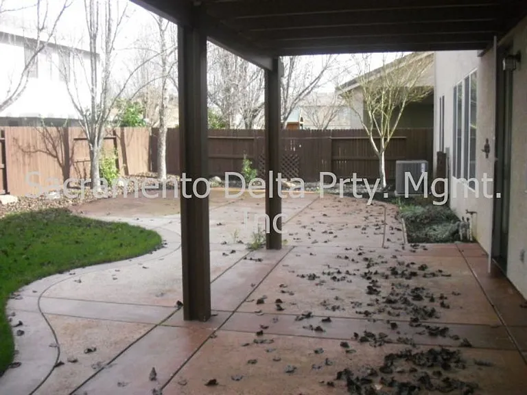9561 Spring River Way — Photo 22
