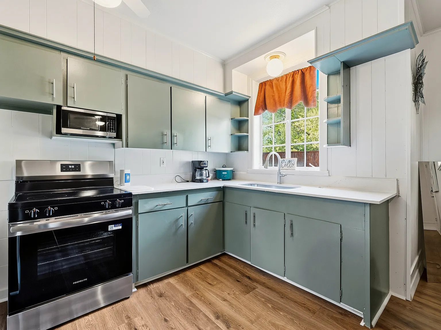 1 bed, 706 sqft, $1,800 — Photo 4