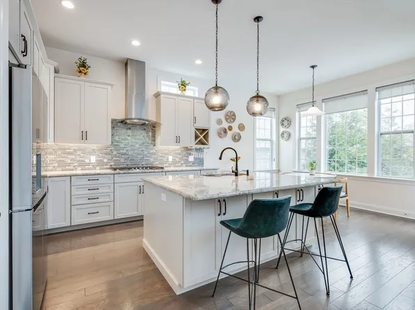 69 Woody Nook, Plymouth, MA 02360