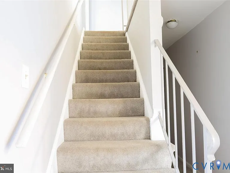 3221 Hunters Mill Dr — Photo 6