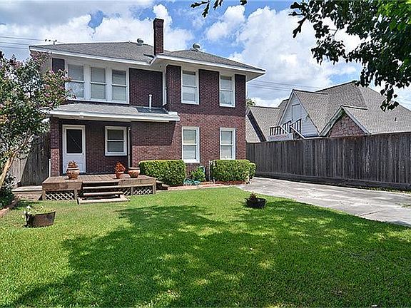 3rd image of 1647 Richmond Ave