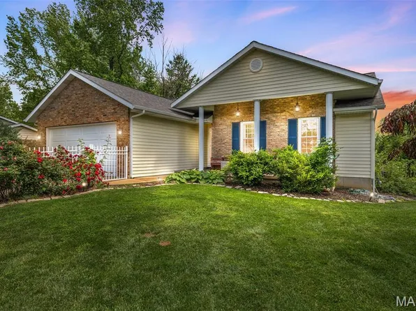 122 N Westwood Dr, Farmington, MO 63640