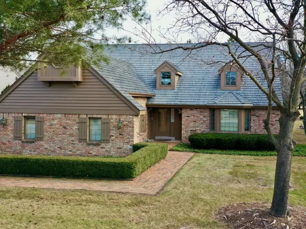 3737 West Fairway Heights DRIVE, Mequon, WI 53092