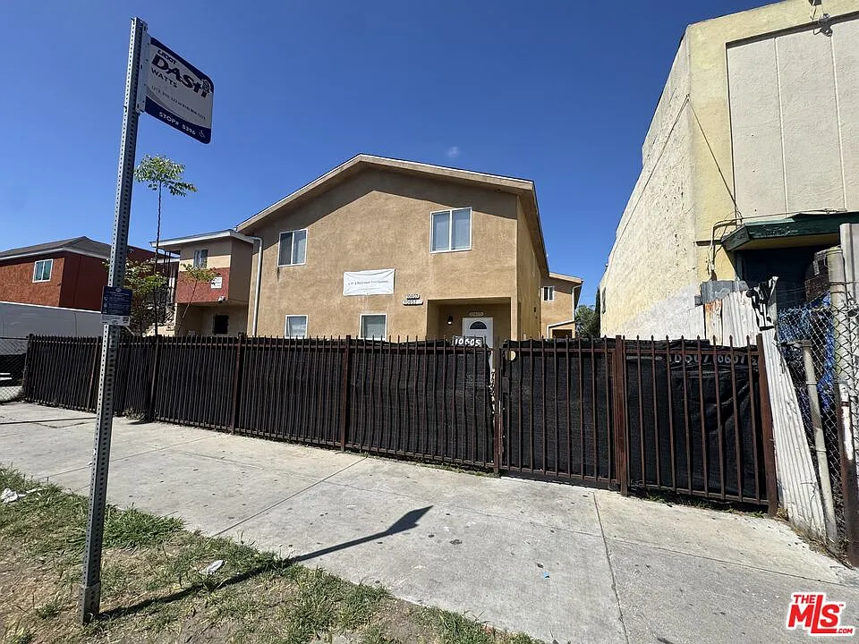Building Photo - 10605 Avalon Blvd