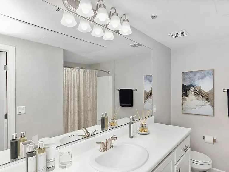 650 E Azure Ave — Photo 7