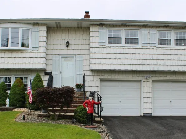 699 Franklin Dr, Perth Amboy, NJ 08861