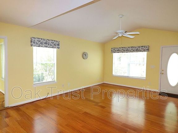 3rd image of 4864 Hearthside Dr
