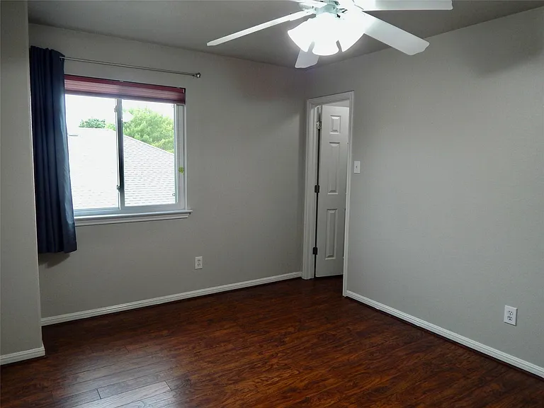 1110 Willowbrook Dr — Photo 10