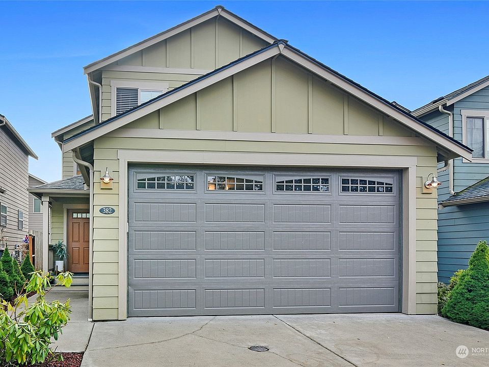 1st image of 382 NE Hazelberry Court