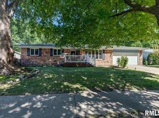 3208 Dorchester Dr, Springfield, IL 62704