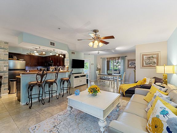 4th image of 200 Scotia Dr APT 302