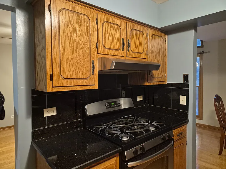 405 S Wenbriar Sq — Photo 18