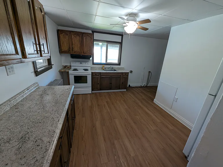 210 Coal St — Photo 7