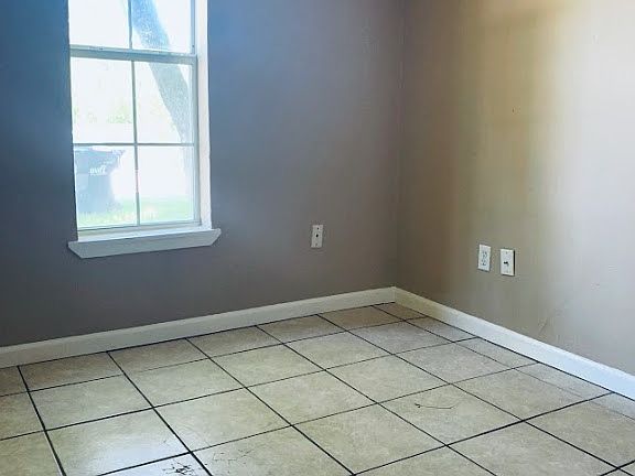 3rd image of 813 Avenue A #813