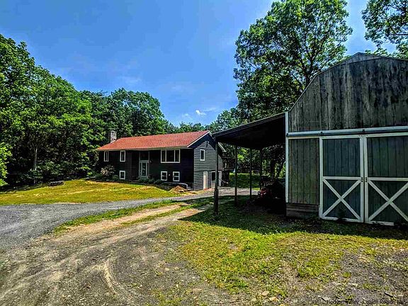 3rd image of 20 Mullens Ln