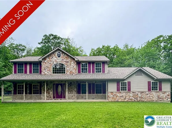 1410 Grand View Dr, Saylorsburg, PA 18353