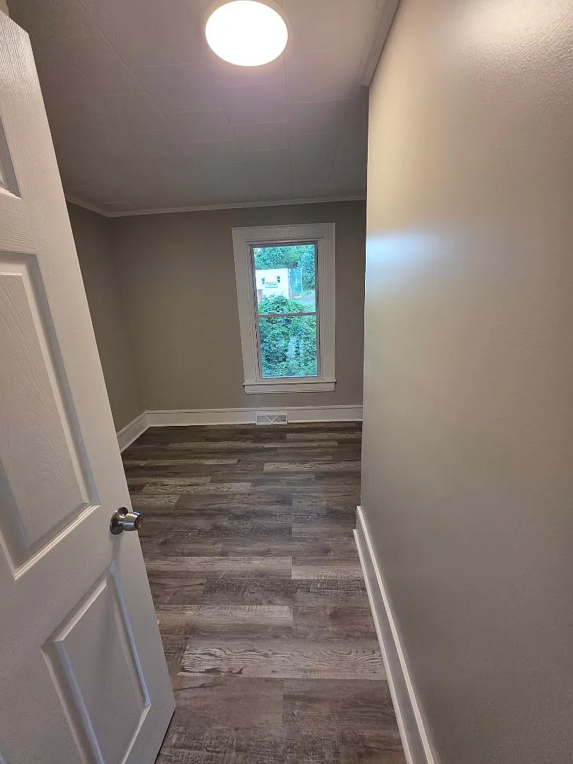 2211 NE Cleveland Ave — Photo 4