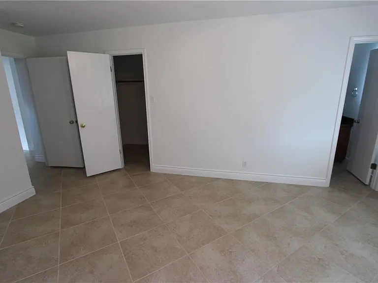 215 Jennifer Ln — Photo 14