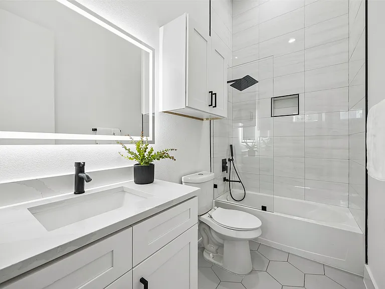 4217 Roseland Ave — Photo 22