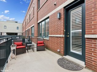 1 N Bishop St APT 6, Chicago, IL 60607