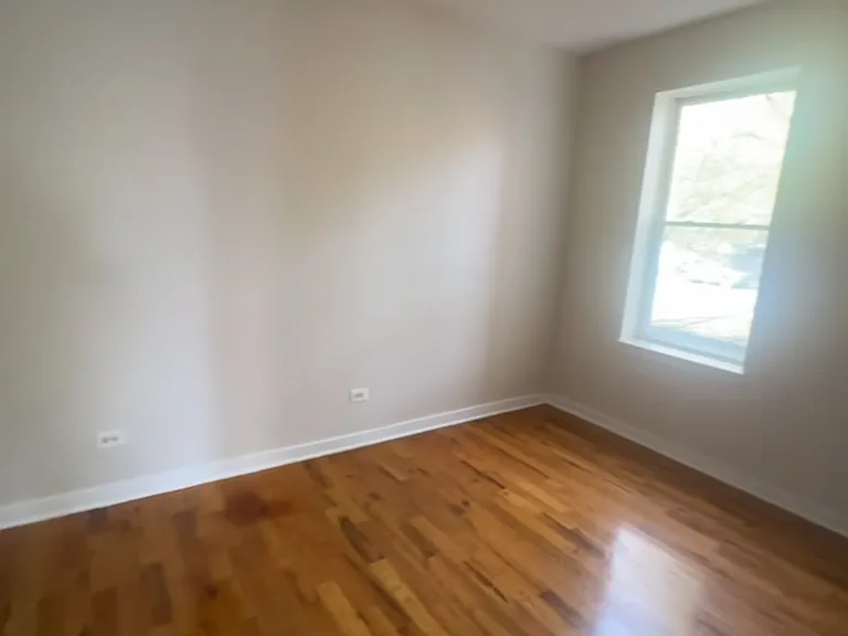 1052 N Avers Ave #1F — Photo 16