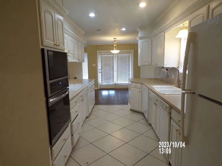 2408 NW Redwood Ln — Photo 5
