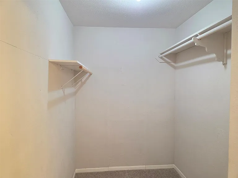 13427 Juniper Point Dr — Photo 35