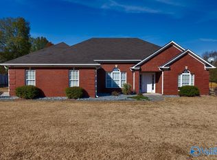 195 Hunters Cove Rd, Huntsville, AL 35806