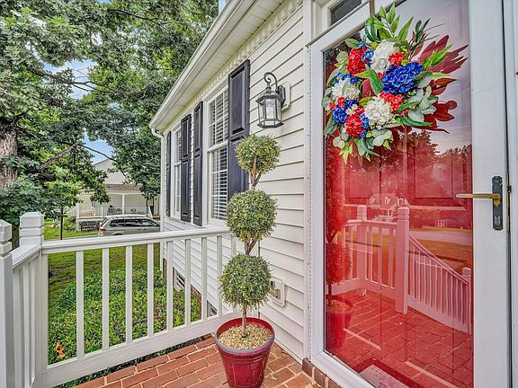 5th image of 222 Shady Oak Dr