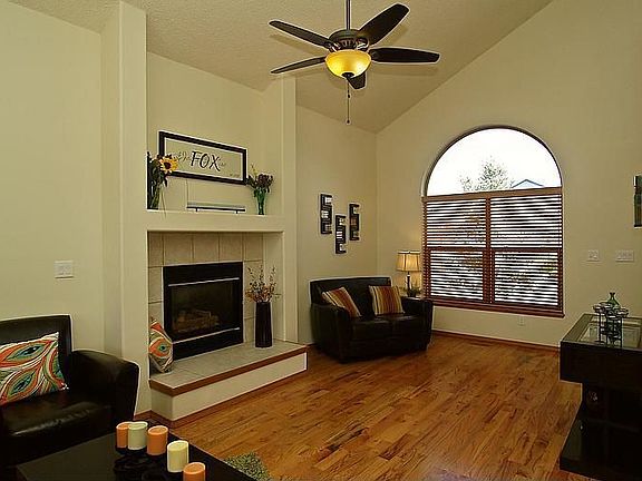 Vaulted Ceilings in Living Room