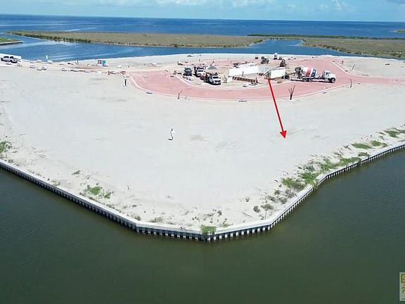 2nd image of 8320 Island Cir