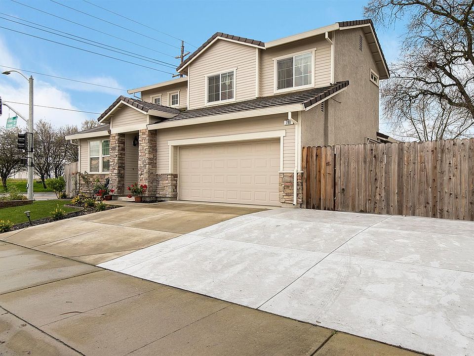 1st image of 780 Frayne Way