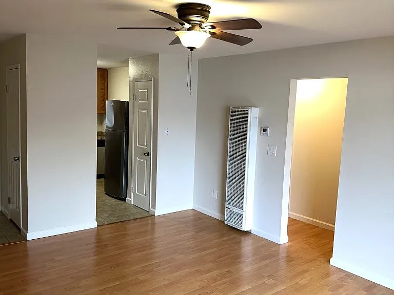900 Alvarez Ave #11 — Photo 4