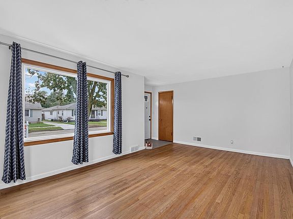 3rd image of 7807 35th AVENUE