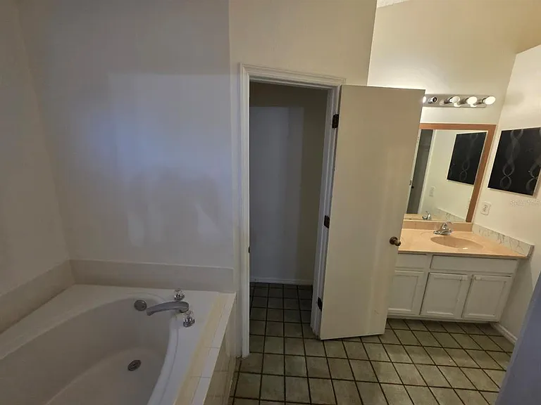 6018 Charloma Dr — Photo 9