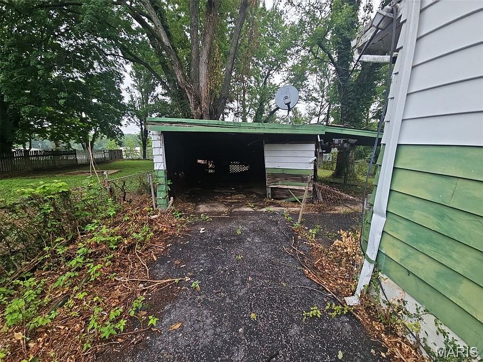 2nd image of 7497 Rowles Ave