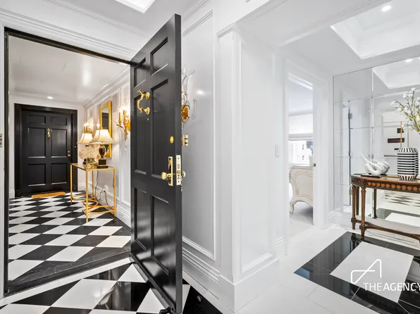 350 East 57th Street 15B image 2 of 17