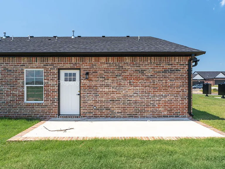8725 Cantera Dr #B — Photo 23