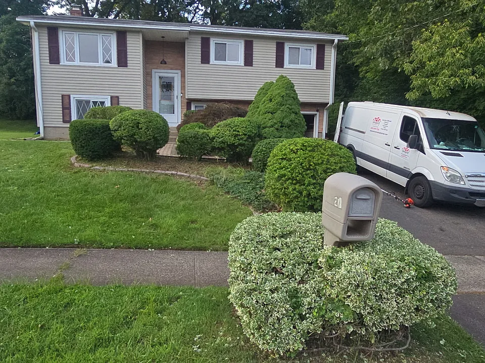 27 Flower Dr
