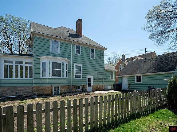 3rd image of 127 Bradley St
