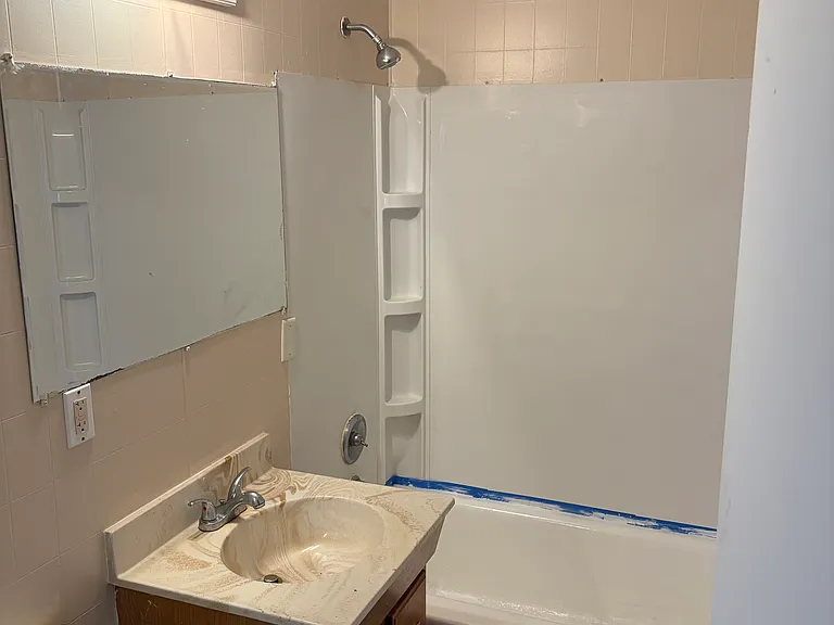 223 Van Buren Ave — Photo 10