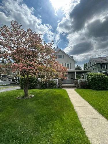 106 Maple Ave Photo 1