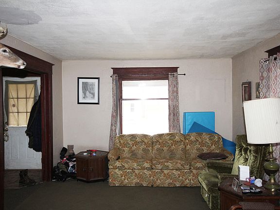 3rd image of 429 E Vine St