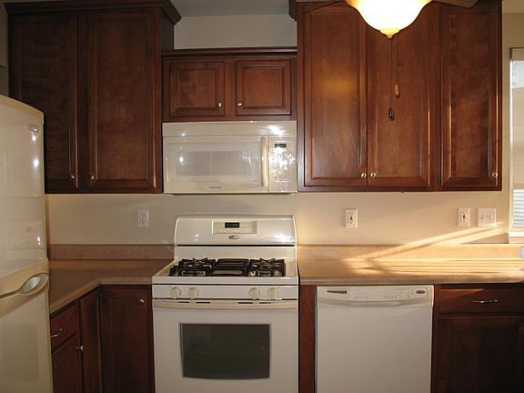 4th image of 3022 Columbine Cir