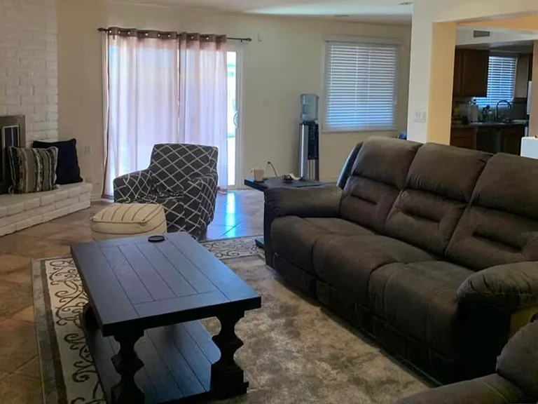 1207 E Loyola Dr — Photo 3