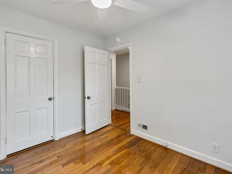 2804 S Abingdon St #A — Photo 13