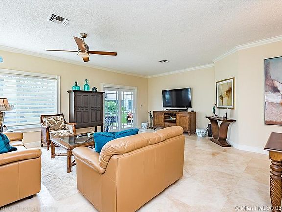 4th image of 1054 SW 42nd Ter