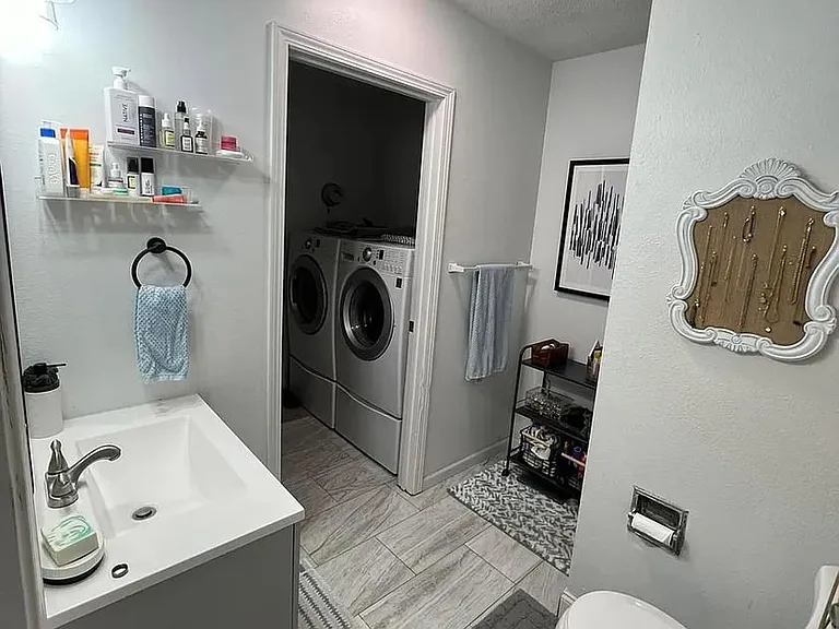 1420 S Pickwick Ave — Photo 4