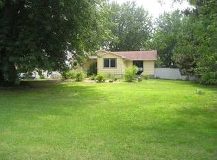 7432 W Broadway Ave, Columbus, MN 55025