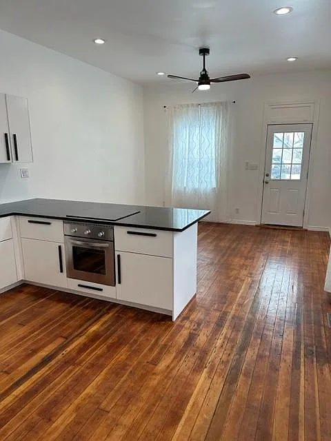 2 bed, 1050 sqft, $1,895 — Photo 3